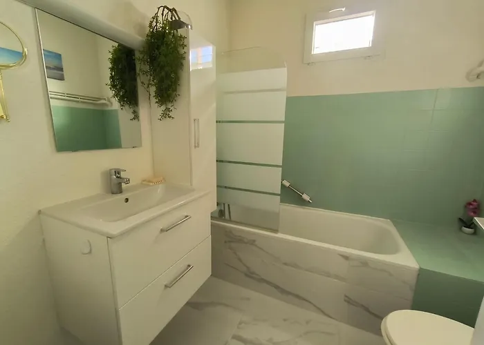 Elegant 4 Couchages Et Parking - 5mn De La Et Des Commerces アパート *